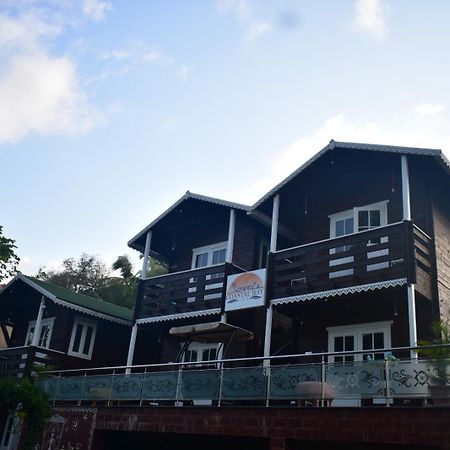 Coastal Bay Inn Alībāg Dış mekan fotoğraf