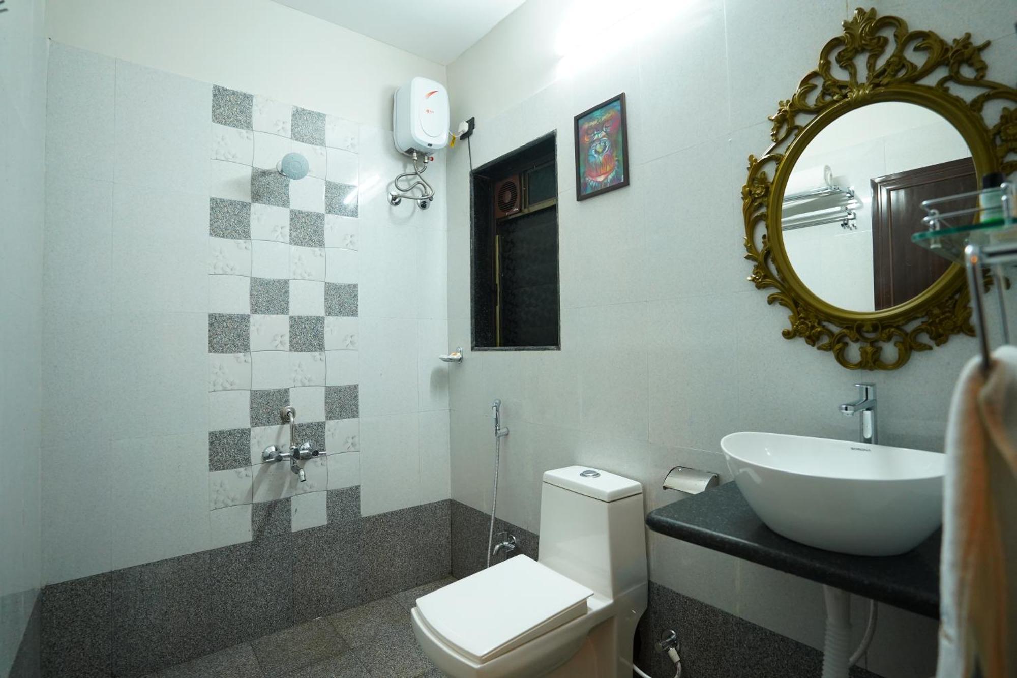 Coastal Bay Inn Alībāg Dış mekan fotoğraf