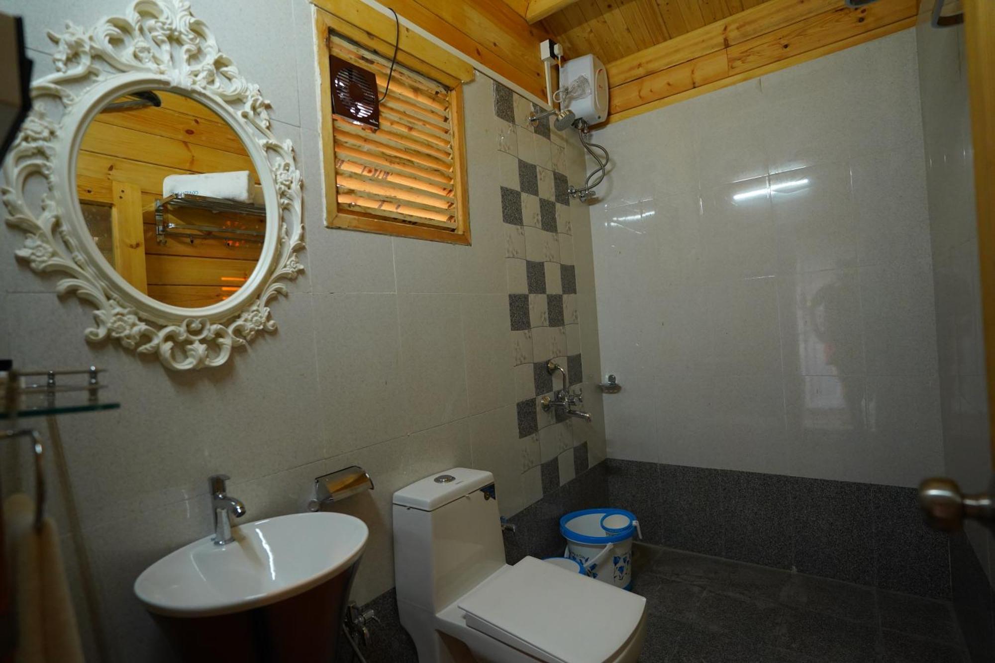 Coastal Bay Inn Alībāg Dış mekan fotoğraf