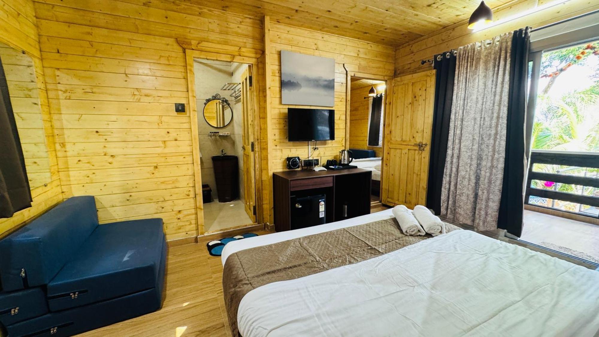 Coastal Bay Inn Alībāg Dış mekan fotoğraf
