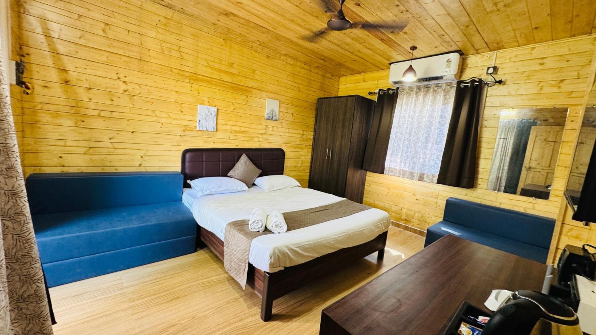 Coastal Bay Inn Alībāg Dış mekan fotoğraf