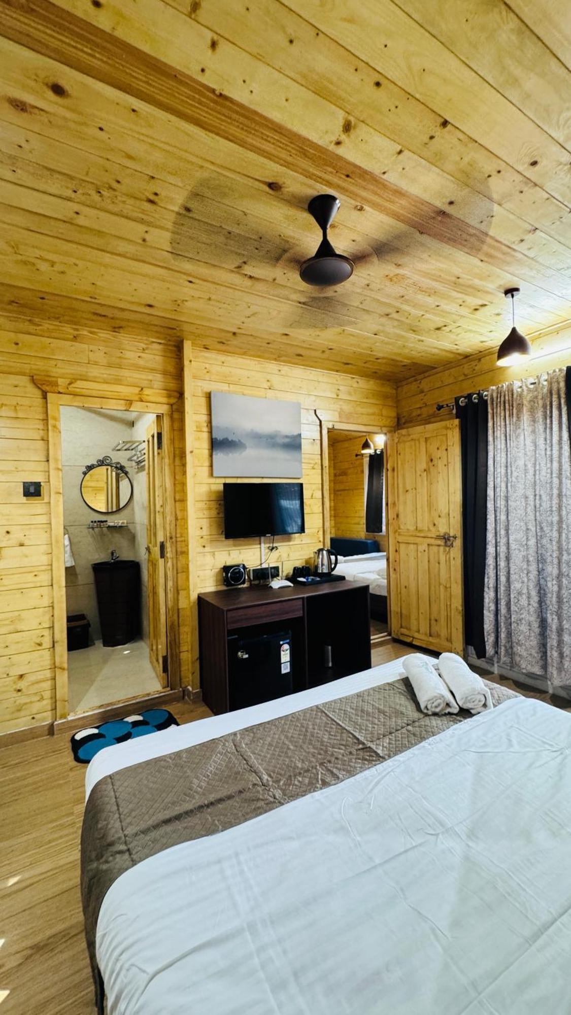Coastal Bay Inn Alībāg Dış mekan fotoğraf