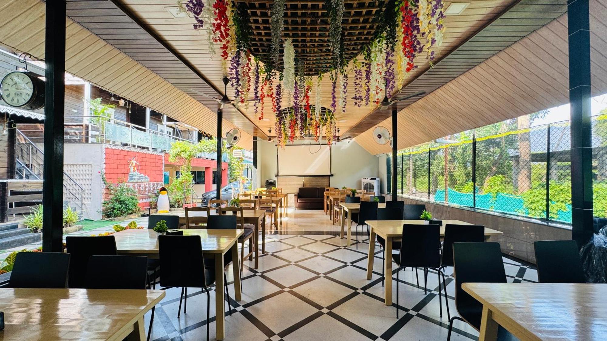 Coastal Bay Inn Alībāg Dış mekan fotoğraf